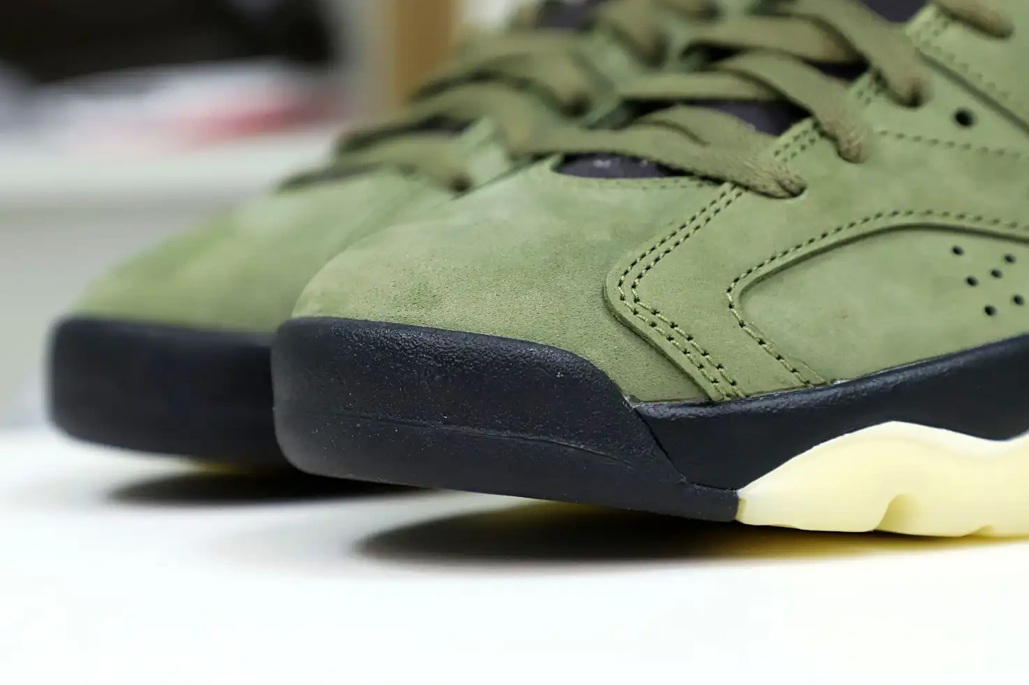 Kimikick SCOTT 'OLIVE' AIR TRAVIS RETRO JORDAN 6 X 0503